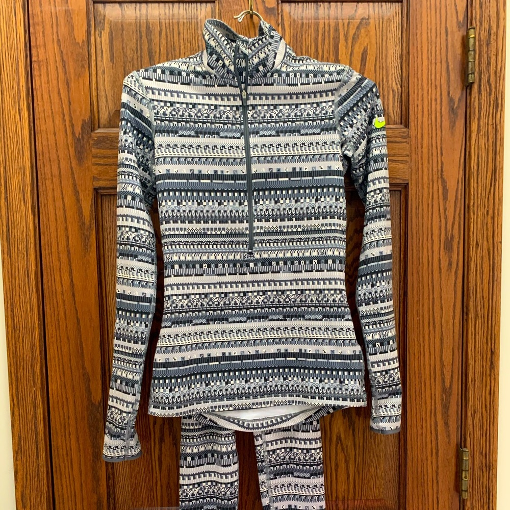 Nike Insulated zip up long sleeve and Leggings
